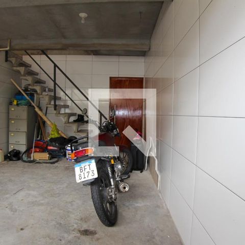 Casa à venda com 300m², 2 quartos e 2 vagas Casa à venda com 300m², 2 quartos e 2 vagasGaragem