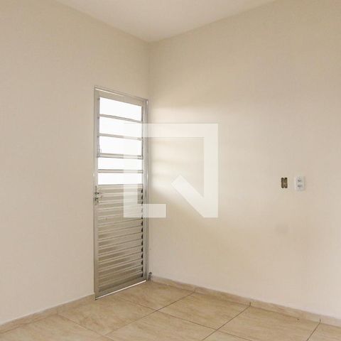 Casa à venda com 300m², 2 quartos e 2 vagas Casa à venda com 300m², 2 quartos e 2 vagasQuarto 2