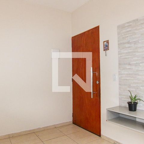Casa à venda com 300m², 2 quartos e 2 vagas Casa à venda com 300m², 2 quartos e 2 vagasSala