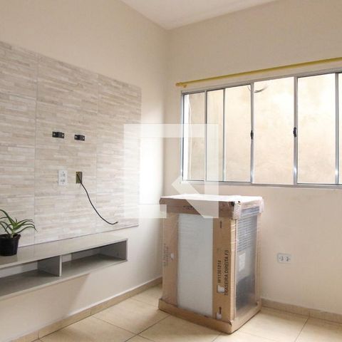 Casa à venda com 300m², 2 quartos e 2 vagas Casa à venda com 300m², 2 quartos e 2 vagasSala