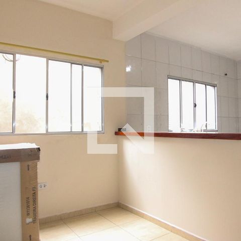 Casa à venda com 300m², 2 quartos e 2 vagas Casa à venda com 300m², 2 quartos e 2 vagasSala