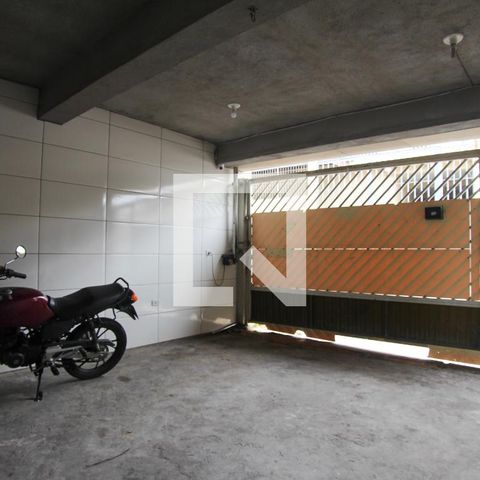 Casa à venda com 300m², 2 quartos e 2 vagas Casa à venda com 300m², 2 quartos e 2 vagasGaragem
