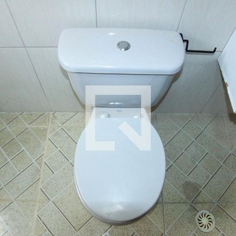 Casa à venda com 300m², 2 quartos e 2 vagas Casa à venda com 300m², 2 quartos e 2 vagasBanheiro