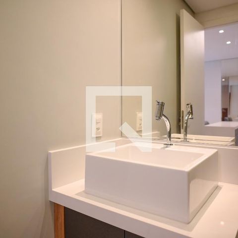 Studio à venda com 34m², 1 quarto e 1 vaga Studio à venda com 34m², 1 quarto e 1 vagaBanheiro