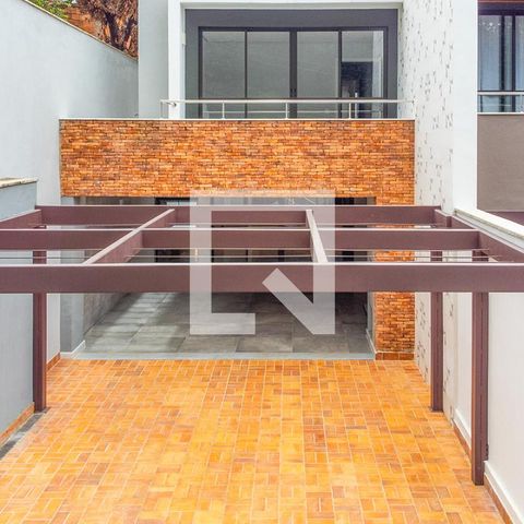 Casa à venda com 205m², 4 quartos e 2 vagas Casa à venda com 205m², 4 quartos e 2 vagasÁrea comum
