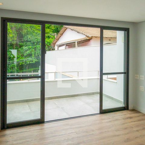 Casa à venda com 205m², 4 quartos e 2 vagas Casa à venda com 205m², 4 quartos e 2 vagasQuarto 1