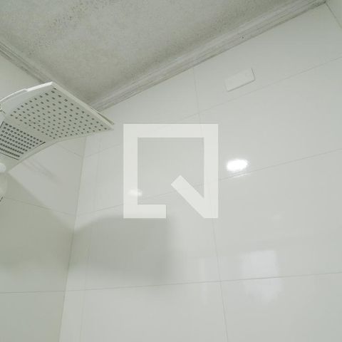 Casa à venda com 300m², 3 quartos e 2 vagas Casa à venda com 300m², 3 quartos e 2 vagasBanheiro da Suíte