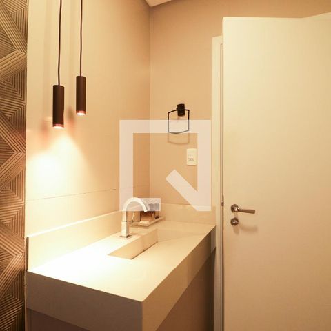 Casa à venda com 300m², 3 quartos e 2 vagas Casa à venda com 300m², 3 quartos e 2 vagasLavabo