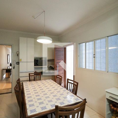 Casa à venda com 300m², 3 quartos e 2 vagas Casa à venda com 300m², 3 quartos e 2 vagasCozinha