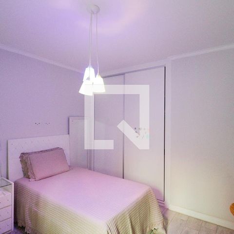 Casa à venda com 300m², 3 quartos e 2 vagas Casa à venda com 300m², 3 quartos e 2 vagasQuarto 2
