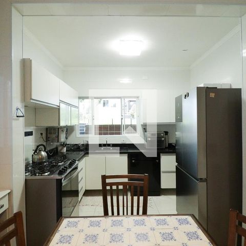 Casa à venda com 300m², 3 quartos e 2 vagas Casa à venda com 300m², 3 quartos e 2 vagasCozinha