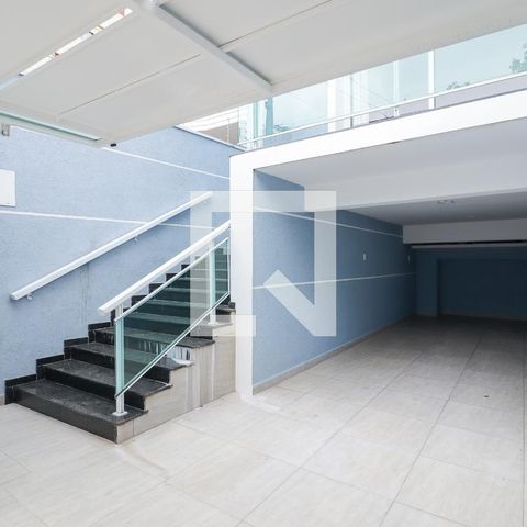 Casa à venda com 300m², 3 quartos e 2 vagas Casa à venda com 300m², 3 quartos e 2 vagasGaragem