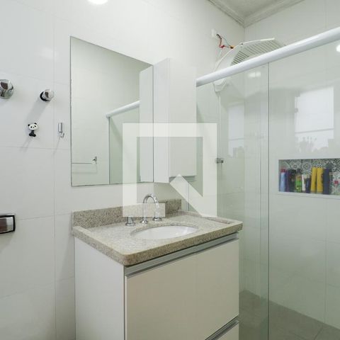 Casa à venda com 300m², 3 quartos e 2 vagas Casa à venda com 300m², 3 quartos e 2 vagasBanheiro da Suíte