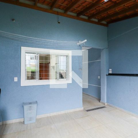 Casa à venda com 300m², 3 quartos e 2 vagas Casa à venda com 300m², 3 quartos e 2 vagasÁrea de Serviço