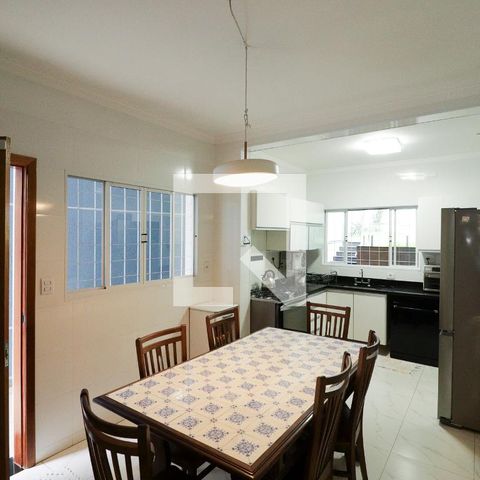Casa à venda com 300m², 3 quartos e 2 vagas Casa à venda com 300m², 3 quartos e 2 vagasCozinha