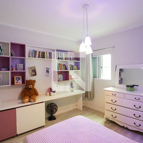 Casa à venda com 300m², 3 quartos e 2 vagas Casa à venda com 300m², 3 quartos e 2 vagasQuarto 2