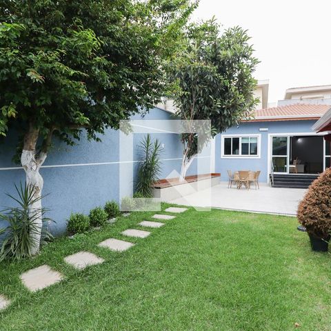Casa à venda com 300m², 3 quartos e 2 vagas Casa à venda com 300m², 3 quartos e 2 vagasÁrea Externa