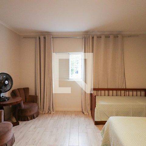 Casa à venda com 300m², 3 quartos e 2 vagas Casa à venda com 300m², 3 quartos e 2 vagasQuarto 1