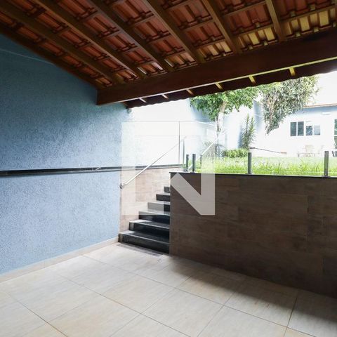Casa à venda com 300m², 3 quartos e 2 vagas Casa à venda com 300m², 3 quartos e 2 vagasÁrea de Serviço