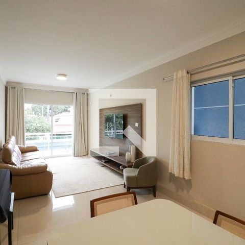 Casa à venda com 300m², 3 quartos e 2 vagas Casa à venda com 300m², 3 quartos e 2 vagasSala