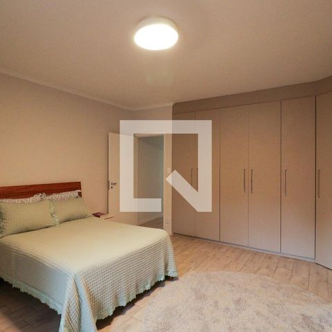 Casa à venda com 300m², 3 quartos e 2 vagas Casa à venda com 300m², 3 quartos e 2 vagasQuarto 1