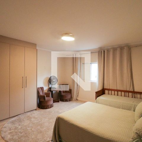 Casa à venda com 300m², 3 quartos e 2 vagas Casa à venda com 300m², 3 quartos e 2 vagasQuarto 1
