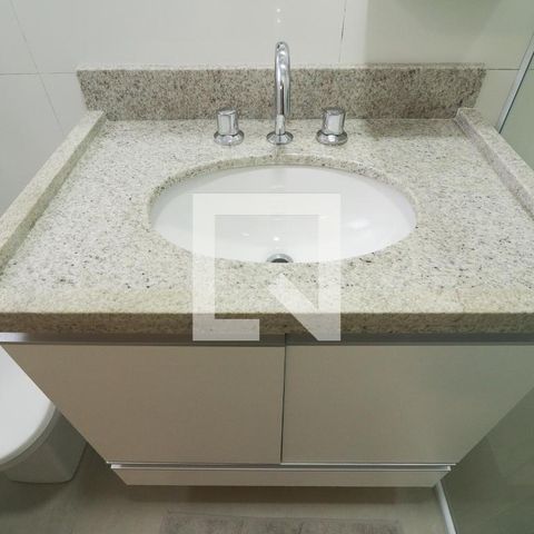 Casa à venda com 300m², 3 quartos e 2 vagas Casa à venda com 300m², 3 quartos e 2 vagasBanheiro da Suíte