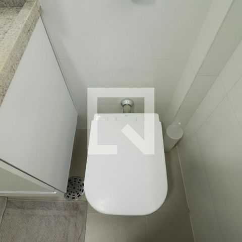 Casa à venda com 300m², 3 quartos e 2 vagas Casa à venda com 300m², 3 quartos e 2 vagasBanheiro Social