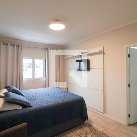 Casa à venda com 300m², 3 quartos e 2 vagas Casa à venda com 300m², 3 quartos e 2 vagasSuíte