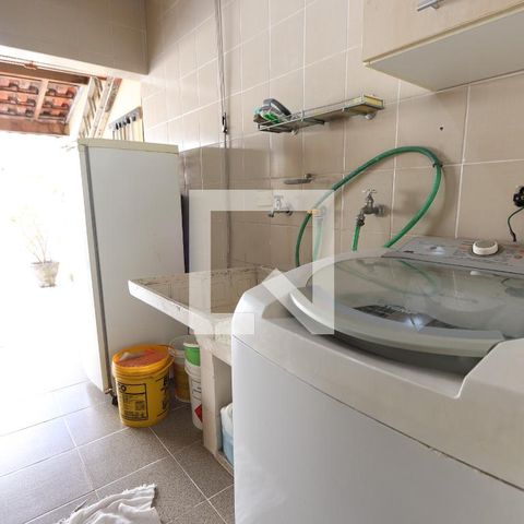 Casa à venda com 200m², 3 quartos e 2 vagasLavanderia