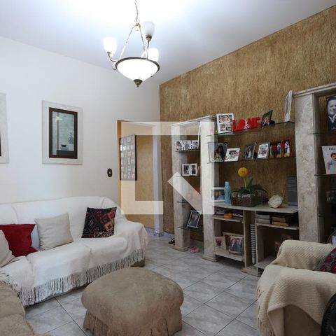 Casa à venda com 200m², 3 quartos e 2 vagasSala