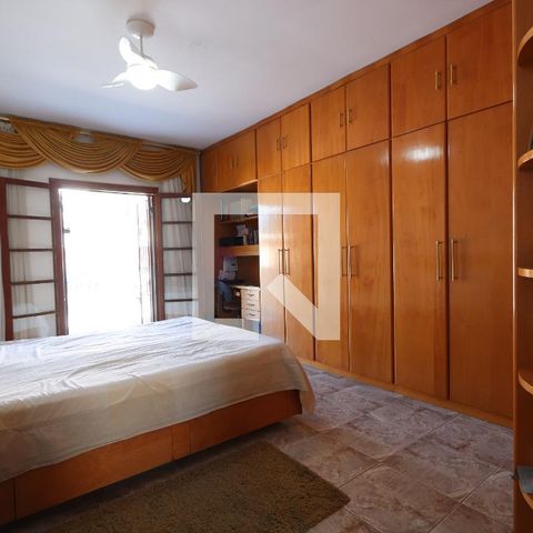Casa à venda com 200m², 3 quartos e 2 vagasQuarto 1