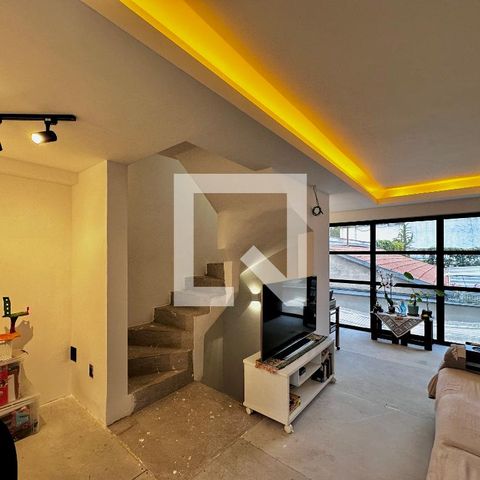 Casa de condomínio à venda com 105m², 1 quarto e 1 vaga Casa de condomínio à venda com 105m², 1 quarto e 1 vagaSala de Tv