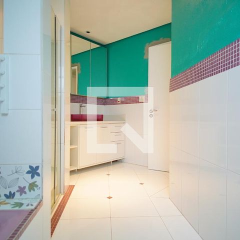 Casa para alugar com 500m², 3 quartos e 4 vagasBanheiro Corredor