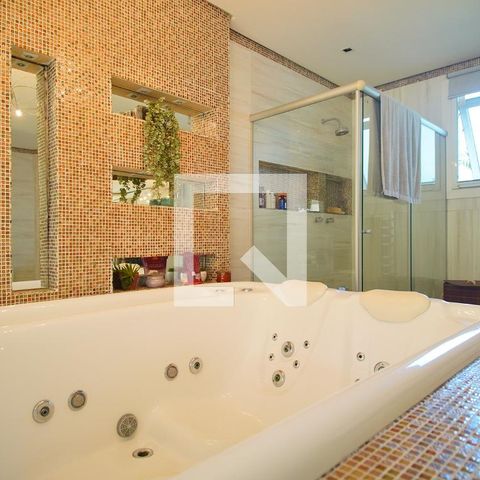 Casa para alugar com 500m², 3 quartos e 4 vagasBanheiro da Suíte 1