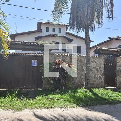 Casa à venda com 450m², 4 quartos e 3 vagasFachada