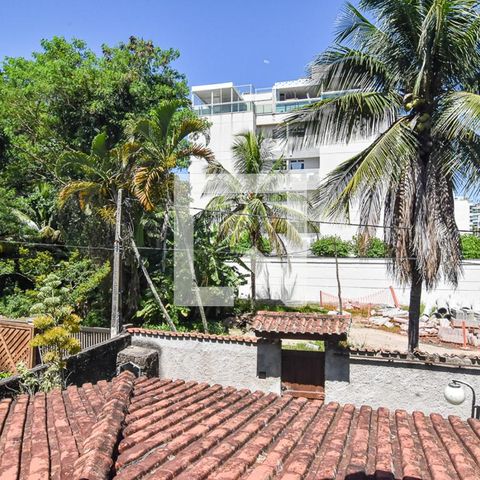 Casa à venda com 450m², 4 quartos e 3 vagasQuarto Suite 