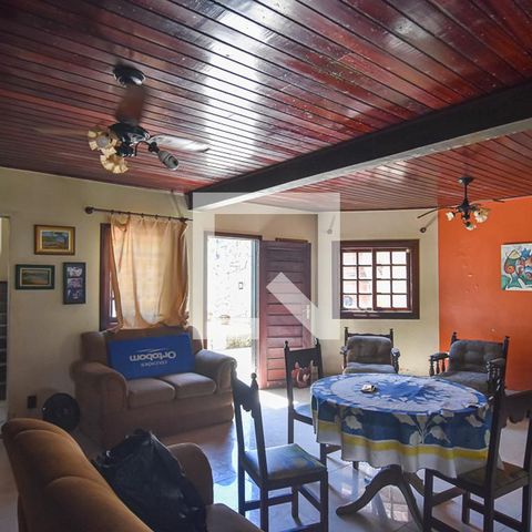Casa à venda com 450m², 4 quartos e 3 vagasSala