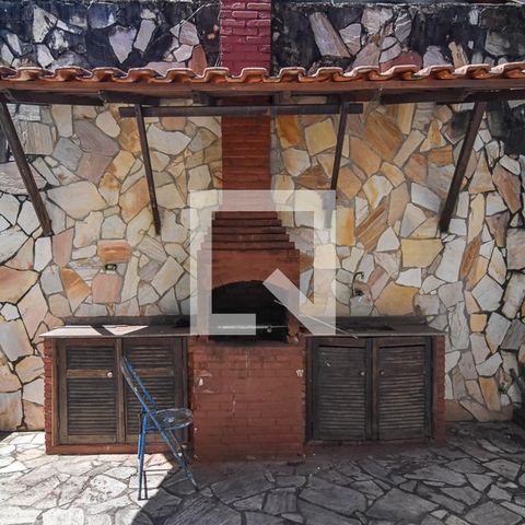 Casa à venda com 450m², 4 quartos e 3 vagasChurrasqueira