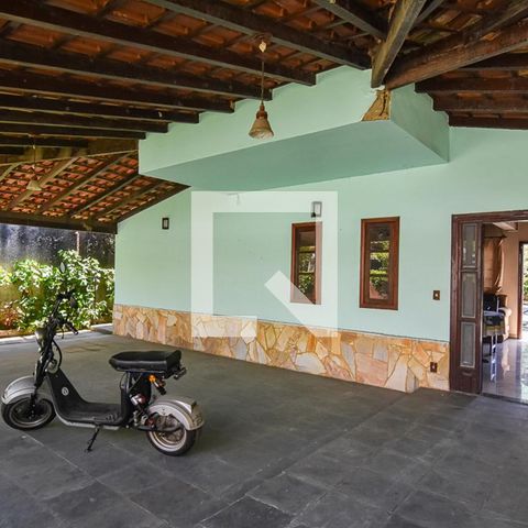 Casa à venda com 450m², 4 quartos e 3 vagasentrada 