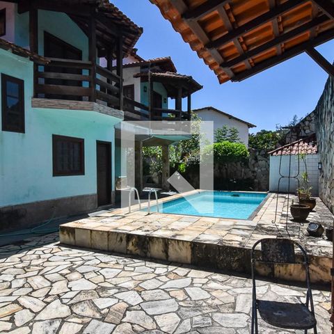 Casa à venda com 450m², 4 quartos e 3 vagasChurrasqueira