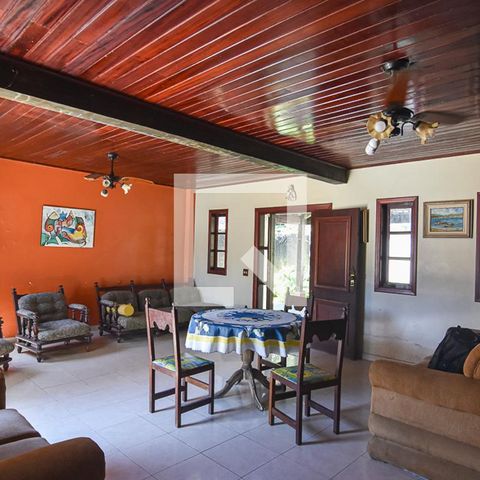 Casa à venda com 450m², 4 quartos e 3 vagasSala