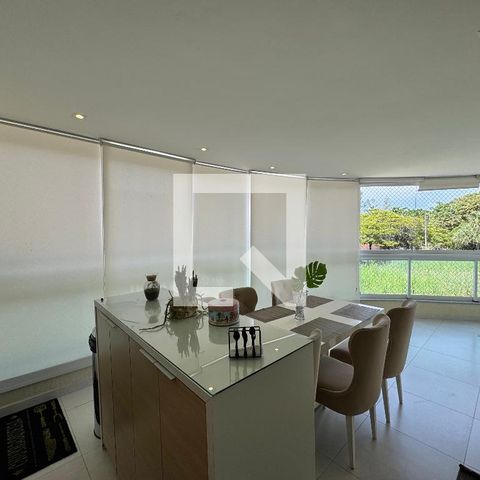 Apartamento à venda com 120m², 3 quartos e 2 vagas Apartamento à venda com 120m², 3 quartos e 2 vagasVaranda