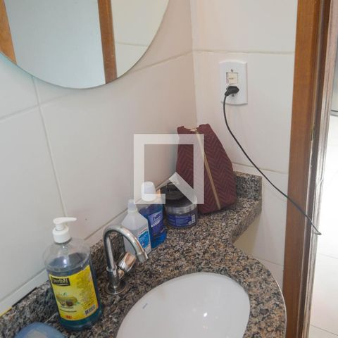 Casa à venda com 45m², 1 quarto e sem vaga Casa à venda com 45m², 1 quarto e sem vagaBanheiro