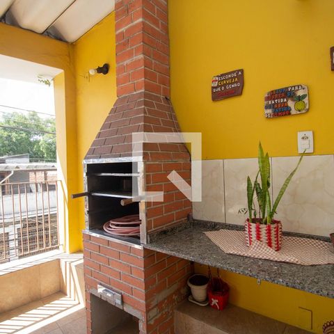 Casa à venda com 140m², 4 quartos e 3 vagasChurrasqueira