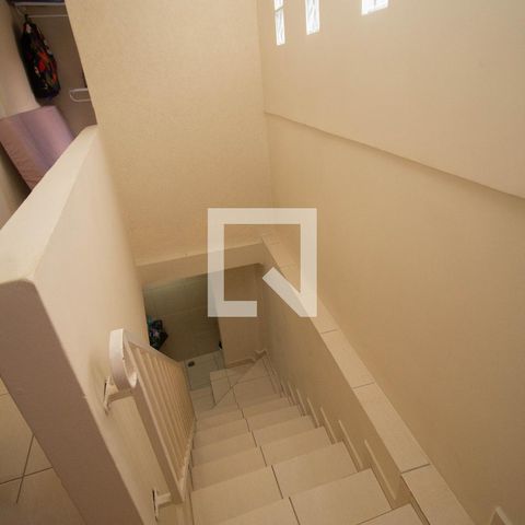 Casa à venda com 140m², 4 quartos e 3 vagasCasa 2 - Escada