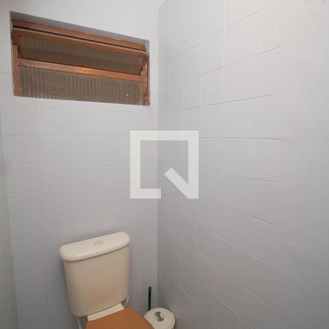 Casa à venda com 140m², 4 quartos e 3 vagasBanheiro de Serviço