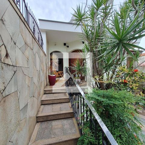 Casa à venda com 207m², 3 quartos e 5 vagas Casa à venda com 207m², 3 quartos e 5 vagasEntrada principal