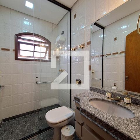 Casa à venda com 207m², 3 quartos e 5 vagas Casa à venda com 207m², 3 quartos e 5 vagasBanheiro