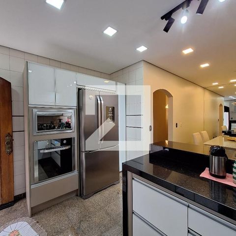 Casa à venda com 207m², 3 quartos e 5 vagas Casa à venda com 207m², 3 quartos e 5 vagasCozinha